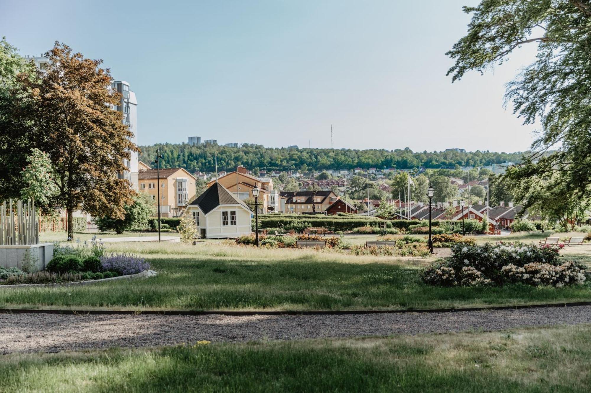 Hotel Slottsvillan Huskvarna Exterior foto